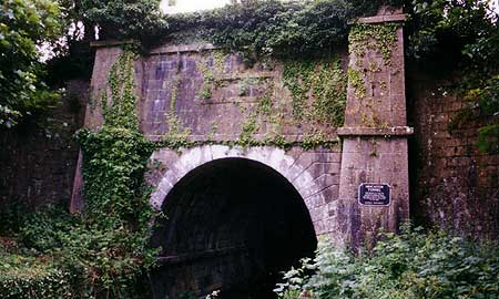 canal tunnel