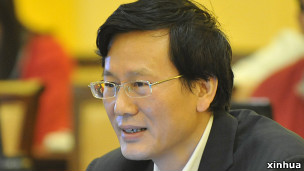 庹震