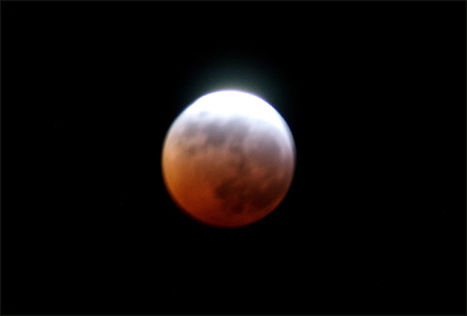 Moon eclipse by Pete Cheshire