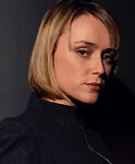 Keeley Hawes (Zoe Reynolds)