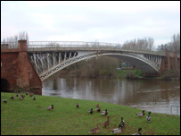 Holt Fleet bridge