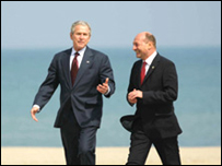 Ông Bush gặp Tổng thống Romania