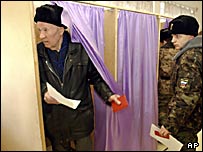 Russos votando