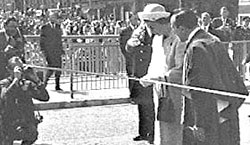 Opening of Queen's Bridge in 1966.