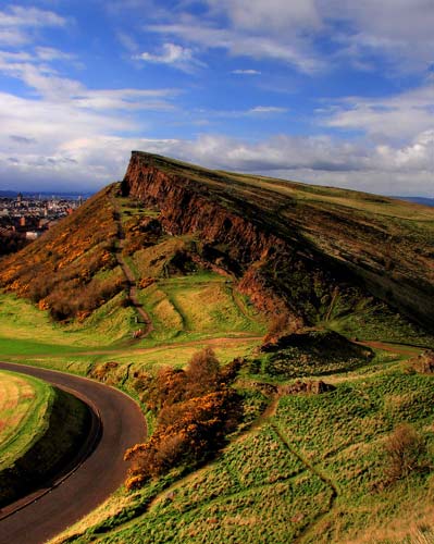 Salisbury Crags © Paul Davidson 2007
