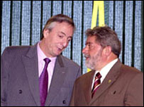 O presidente da Argentina, Néstor Kirchner, com o presidente Lula