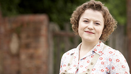 Becci Gemmell in Land Girls
