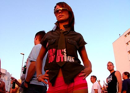 The Essential Selection at Cafe Mambo - Crowd 6th August 2004

