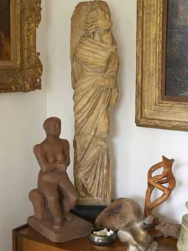 A corner of the large sitting room in 2007, photo by Steve Gorton © The Henry Moore Foundation. This image must not be reproduced or altered without prior consent from the Henry Moore Foundation.