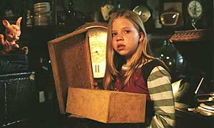 Vivien Endicott-Douglas as Marnie 