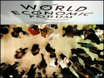 Movimento de pessoas no Fórum de Davos, na Suíça