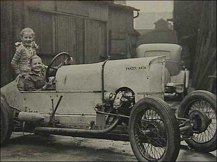 The Davenport children in car