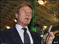 Ngoại trưởng Pháp Bernard Kouchner 