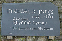 Plac i goffáu Michael D Jones yn y Bala