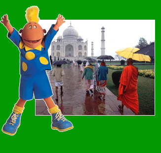 Jake in  front of Taj Mahal in rain
