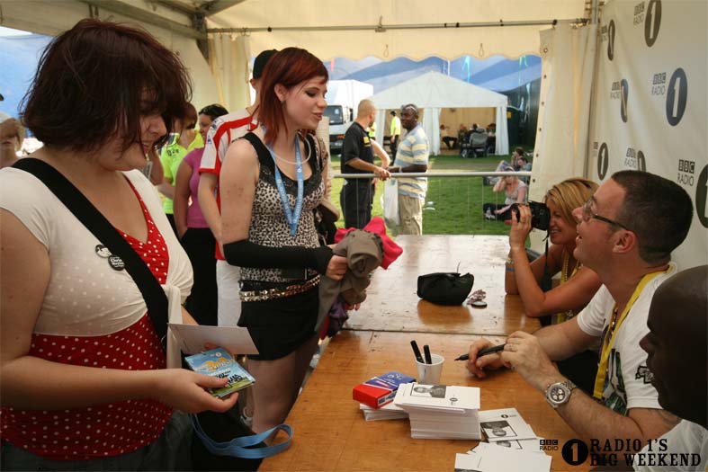 Signing sessions with Judge Jules