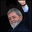 Lula e Tabaré Vázquez acenam para o povo na porta do prédio do Mercosul (Foto: Fabio Rodrigues Pozzebom/ABr) 