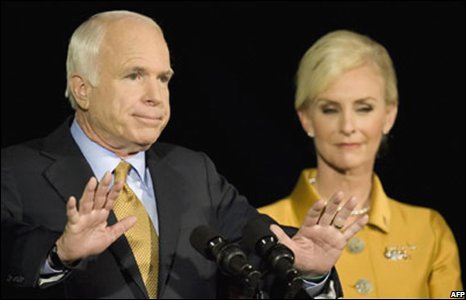 McCain ve eşi