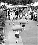 Tetbury Woolsack Races in 2006, taken by Bruce Cairns