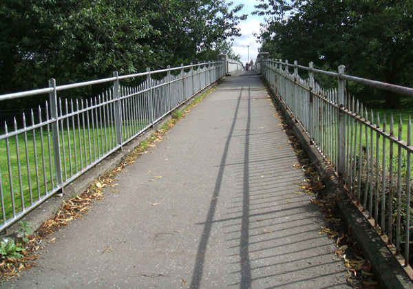The bridge over to Cambuskenneth.
