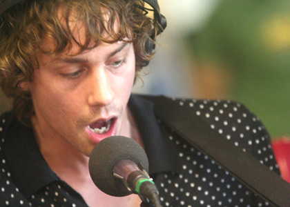 Crank up your tank with Razorlight