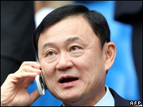 Ông Thaksin tại một trận đấu bóng của Manchester City trong tháng tám