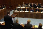 Image of the First Minister David Trimble addressing the Assembly