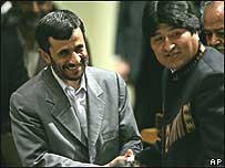 O presidente do Irã, Mahmoud Ahmadinejad, e o presidente da Bolívia, Evo Morales, se encontraram na ONU na quarta-feira
