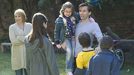 (l-r) Suranne Jones as Sarah, Millie Innes as Evie and David Tennant as Dave