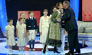 Terry Wogan greets Connie Fisher and the children from Sound of Music