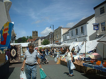 Marchnad yn yr Wyddgrug