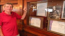John Evans yng Ngwesty'r Royal, Caerdydd John Evans yng Ngwesty'r Royal, Caerdydd